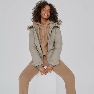 Aritzia TNA Summit Jacket size 2XS in Gray Tan Gray Goose Down Fill